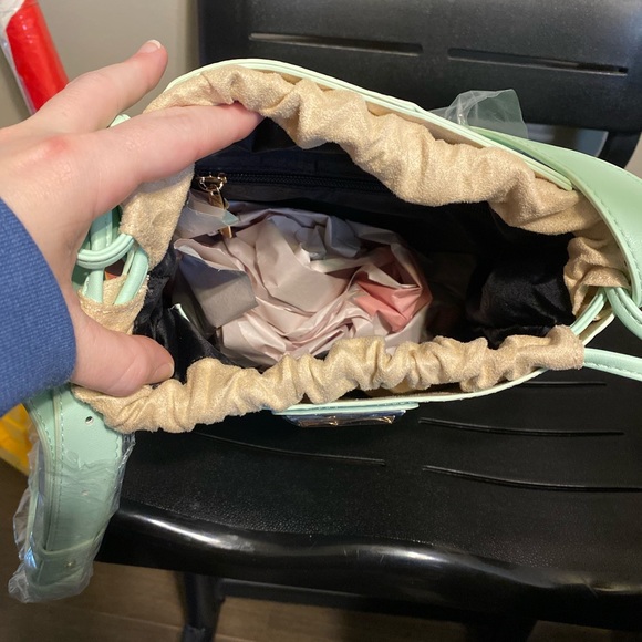 BNW tags Hank & Henry purse - Picture 2 of 2